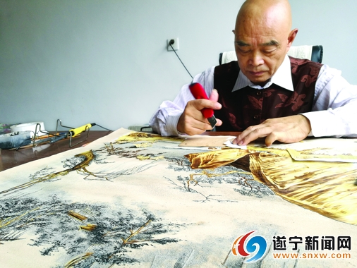 麥稈畫(huà)里開(kāi)出“致富花”(圖1)